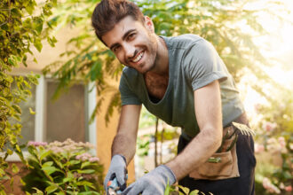 Confier l'entretien de son jardin à un professionnel : une bonne idée à Lyon ?